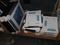 Ruim 50 fotolijsten in diverse maten en uitvoeringen waaronder 20 x 20 cm, 30 x 30 cm 30 x 40 cm en 40 x 50... - afbeelding 2 van  2