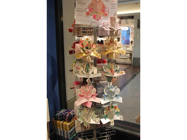 Ruim 50 pop-outkaarten. let op! exclusief carrousel. - afbeelding 4 van  4