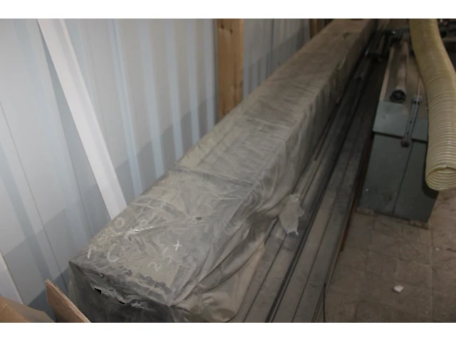 Ruim 60 metalen kokers 60 x 60 mm en lengte 600 cm. - afbeelding 1 van  4