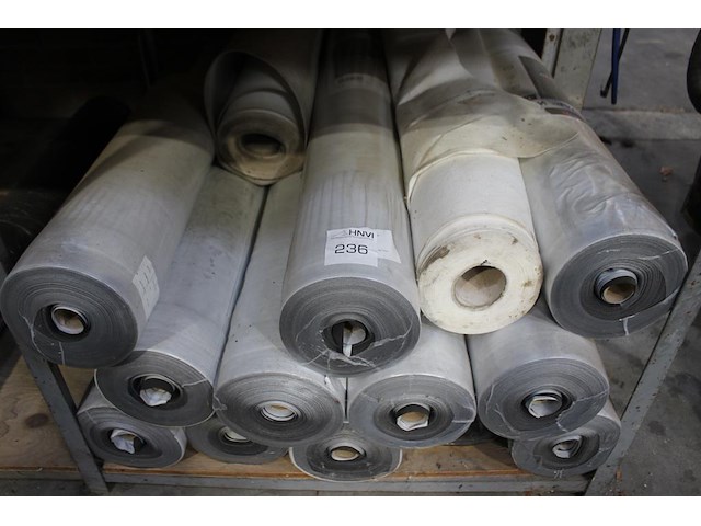 Ruim 65 stuks nieuw rollen en grote hoeveelheid aangebroken rollen onderdakfolie w.o. multivap, polytex pro... - afbeelding 2 van  7