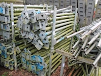 Ruim 80 bouwstempels in 2 bokken, ruim 80 stuks - afbeelding 1 van  3