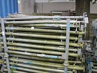 Ruim 80 bouwstempels in 2 bokken, ruim 80 stuks - afbeelding 1 van  3