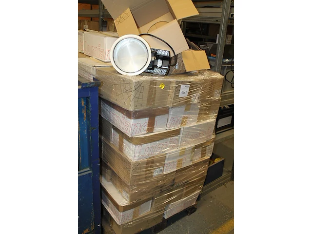 Ruim 80 spots lumiance op pallet. - afbeelding 2 van  2