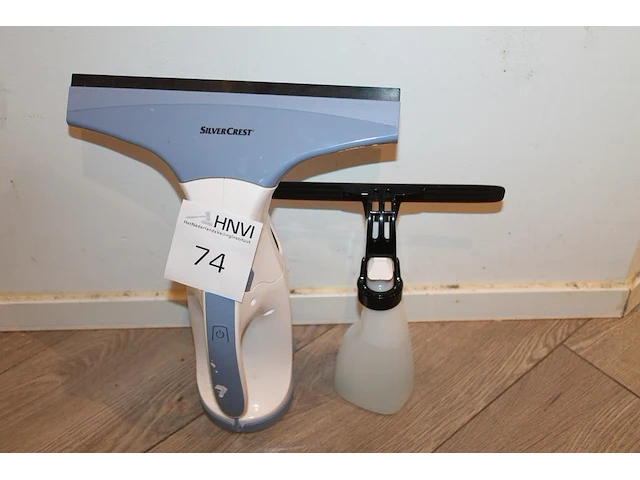 Ruitenwasser silvercare. let op! voedingskabel ontbreekt. - afbeelding 1 van  1