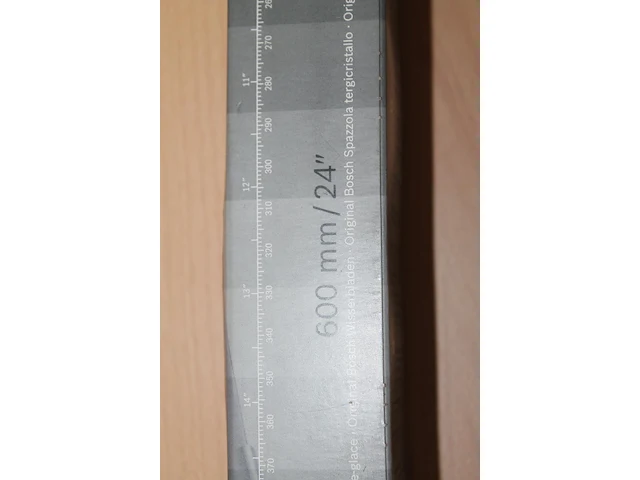 Ruitenwissers bosch 24 + 77 mercedes benz serie c of volkswagenbus. - afbeelding 2 van  3