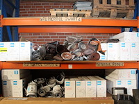 Ruiterrollen op twee stellingdelen in div kleuren. - afbeelding 1 van  5