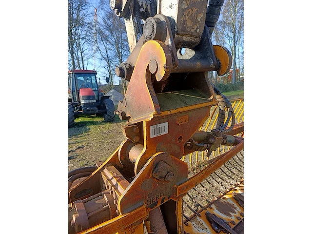 Rupskraan takeuchi, tb175 hydraulic excavator met herder maaibalk, bouwjaar 2011 - afbeelding 29 van  45