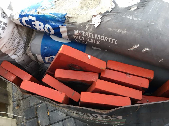 Ruw terrein heftruck - afbeelding 9 van  18
