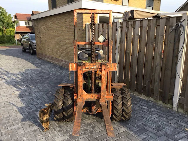 Ruw terrein heftruck - afbeelding 15 van  18