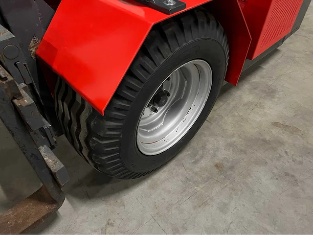 Ruwterrein heftruck - afbeelding 11 van  23
