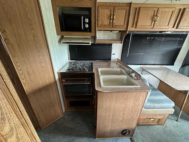 Rv camper coachmen oshkosh catalina 285 m8 ts-769-s - afbeelding 9 van  38