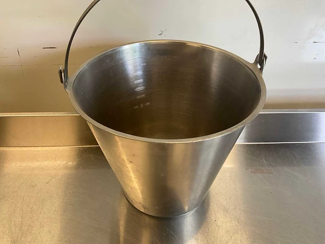 Rvs 12 liter emmer met schaalverdeling - afbeelding 2 van  4