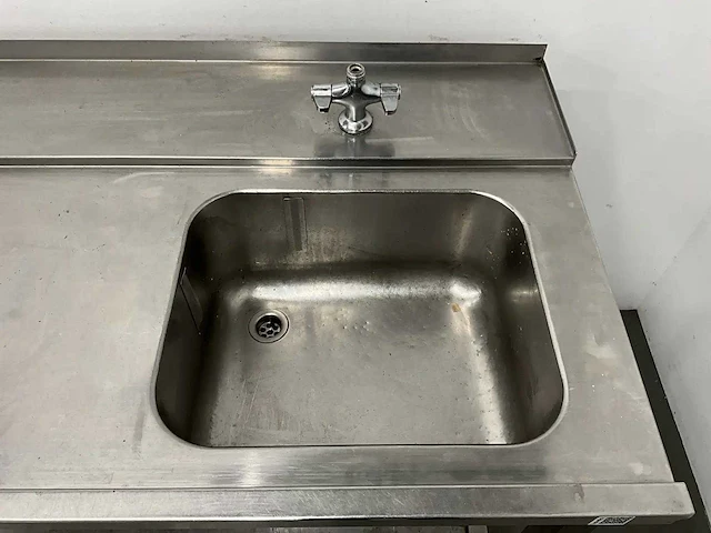 Rvs aanvoertafel met spoelbak - afbeelding 2 van  6