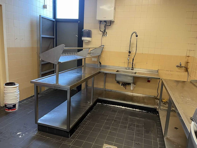 Rvs aanvoertafel - afbeelding 1 van  5