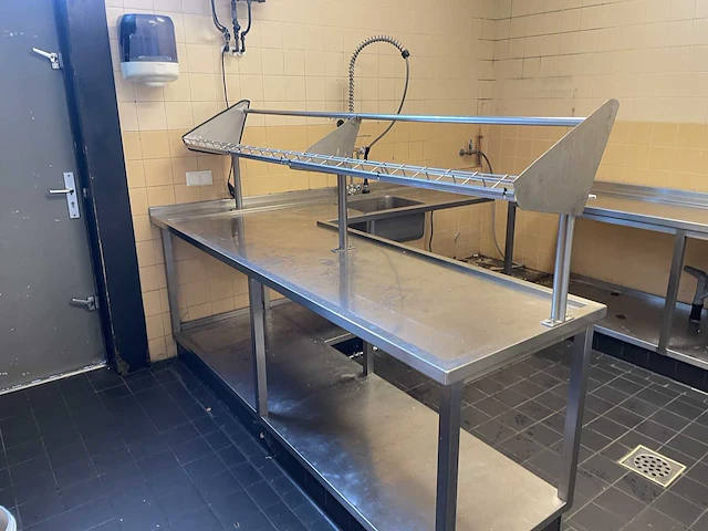 Rvs aanvoertafel - afbeelding 3 van  5