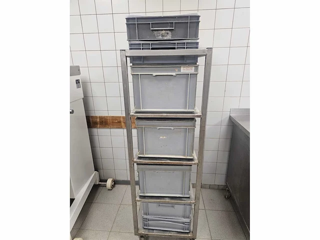 Rvs bakkerij inclusief 4 kunststof kratten - afbeelding 2 van  4