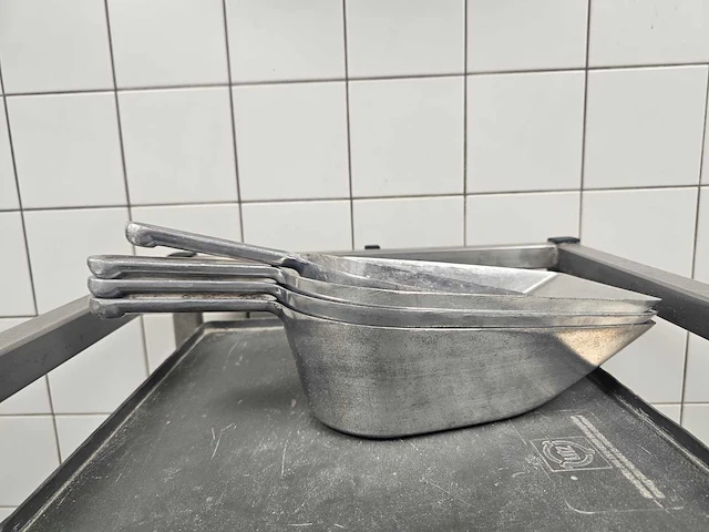 Rvs bakkerijwagen inclusief 4 kunststof kratten - afbeelding 3 van  4