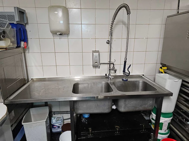 Rvs dubbele spoeltafel met douchekraan - afbeelding 1 van  4