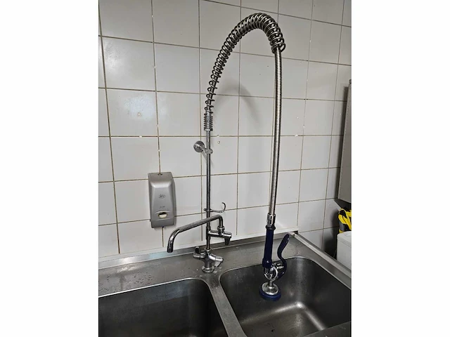 Rvs dubbele spoeltafel met douchekraan - afbeelding 4 van  4