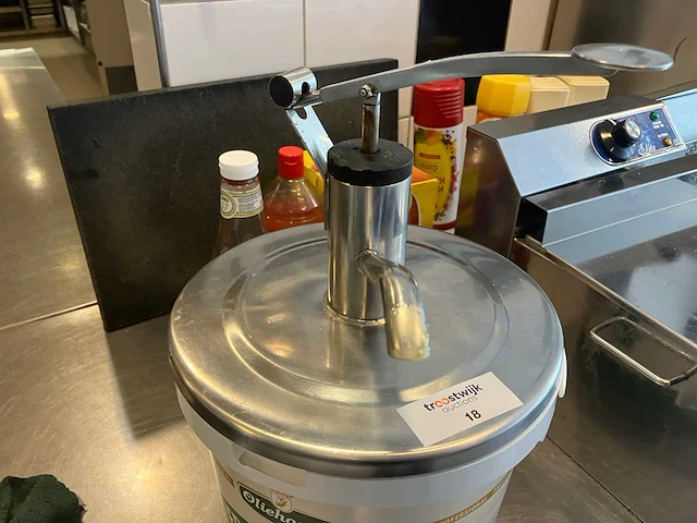 Rvs emmer dispenser - afbeelding 2 van  2