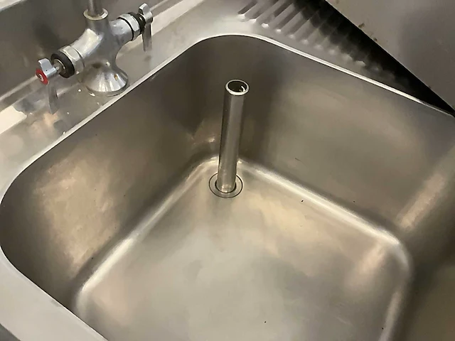 Rvs gasfornuis, kooktafel en spoelbank (3x) - afbeelding 2 van  13