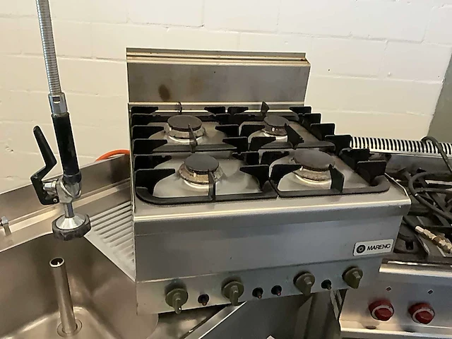 Rvs gasfornuis, kooktafel en spoelbank (3x) - afbeelding 6 van  13