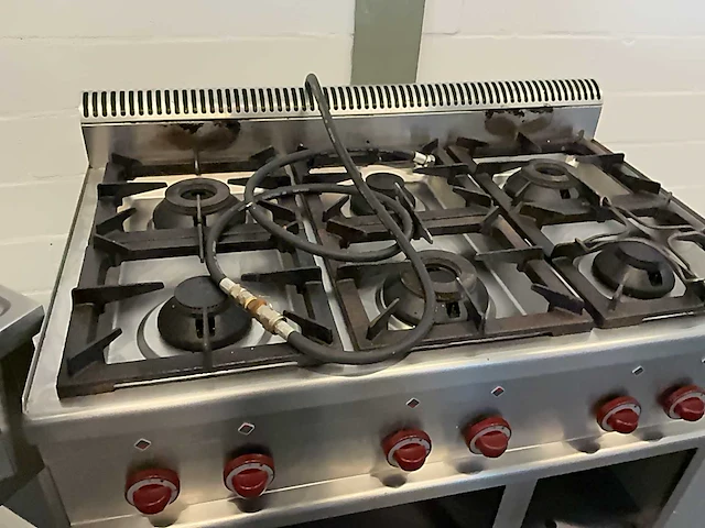 Rvs gasfornuis, kooktafel en spoelbank (3x) - afbeelding 9 van  13