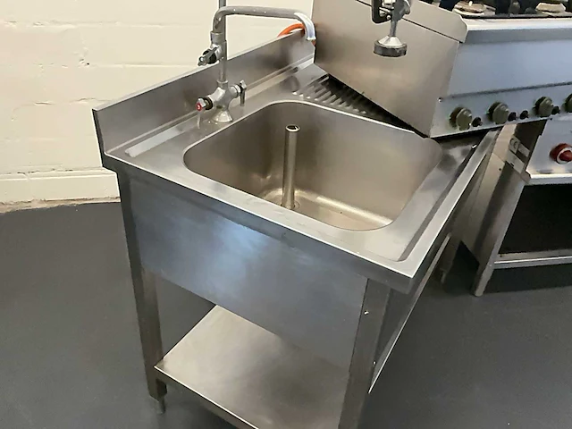 Rvs gasfornuis, kooktafel en spoelbank (3x) - afbeelding 13 van  13