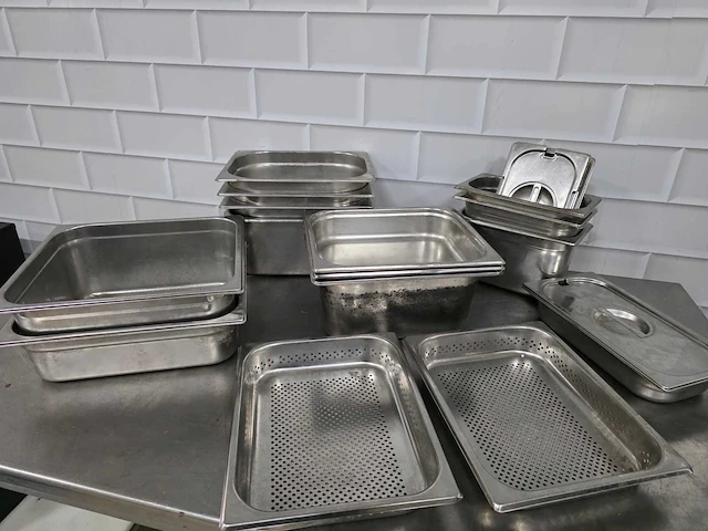 Rvs (geperforeerde) gastronormbak (15x) - afbeelding 3 van  3