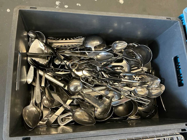Rvs horeca keukengerei, ovenroosters, bestek, schalen gastronorm - afbeelding 4 van  11
