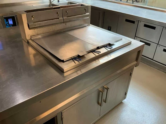 Rvs inductie kook- en bakeiland (2019) (gedemonteerd) - afbeelding 9 van  33