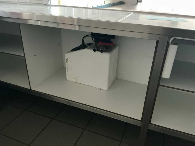 Rvs keuken werktafel (7,40 mtr) - afbeelding 13 van  17
