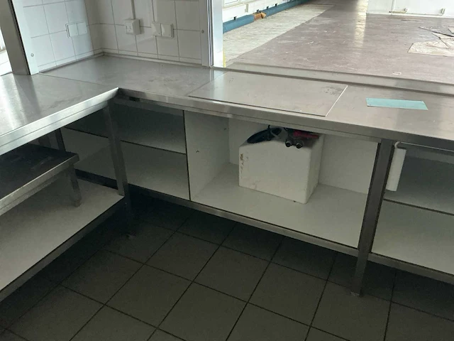 Rvs keuken werktafel (7,40 mtr) - afbeelding 2 van  17