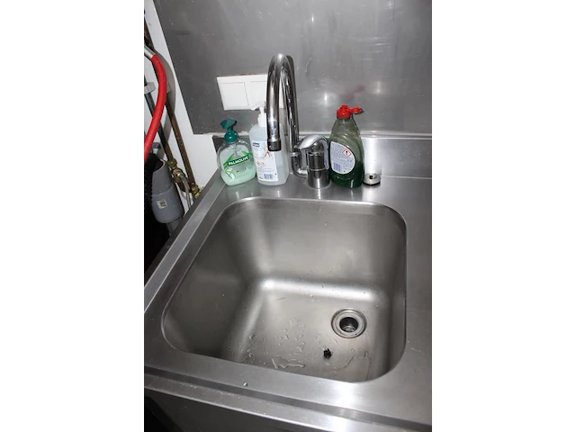 Rvs keukenblok met wasbak en onderschap. afmeting 180 x 60 x 90 cm. - afbeelding 3 van  3