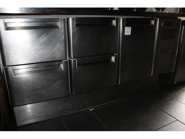 Rvs koelmeubel met deur en 4 laden. afmeting 180 x 70 x 87 cm. - afbeelding 2 van  2