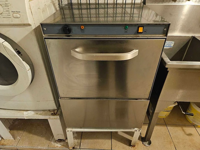 Rvs korvenvaatwasmachine - afbeelding 1 van  7