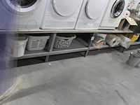 Rvs onderstel met houten bladen. afmeting 325 x 75 x 62 cm. let op: ophalen na 13.00u. - afbeelding 1 van  2