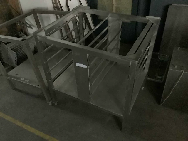 Rvs onderstellen en rvs werkblad - afbeelding 3 van  4