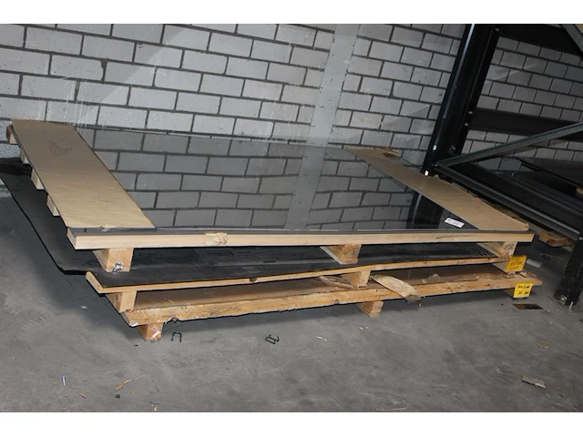 Rvs platen 2000 x 1000 x 1 mm, totaal acht platen - afbeelding 2 van  2