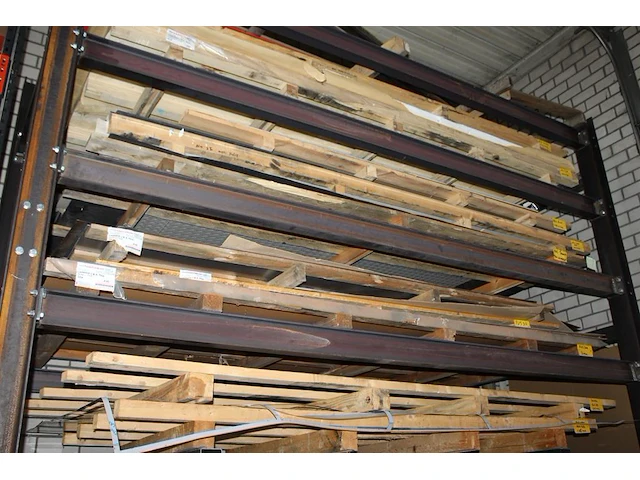 Rvs platen in diverse maten en diktes in platen stelling let op inclusief pallets. - afbeelding 3 van  4