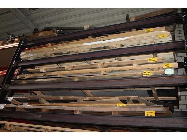 Rvs platen in diverse maten en diktes in platen stelling let op inclusief pallets. - afbeelding 4 van  4