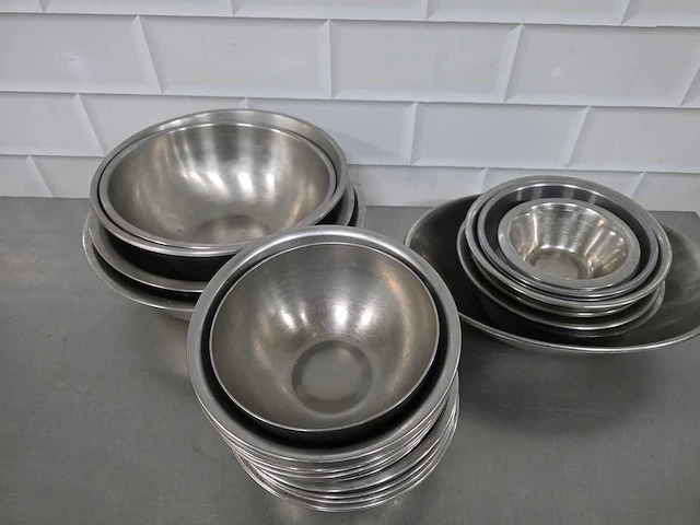 Rvs schaal (40x) - afbeelding 2 van  4