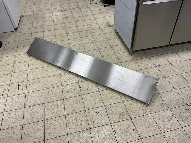 Rvs schap voor aan tafel te hangen - afbeelding 1 van  5