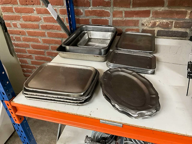 Rvs serveerschalen (28x) - afbeelding 1 van  6