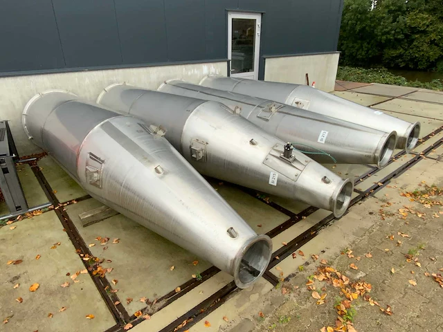 Rvs silo’s - afbeelding 1 van  5