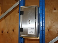 Rvs sleutelkast met cilinderslot. sleutel ontbreekt. afmeting 20 x 10 x 35 cm. - afbeelding 1 van  2