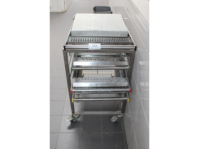 Rvs snijwagen dedy met 4 snijrasters. afmeting wagen ca. 80 x 50 x 93 cm. - afbeelding 2 van  3