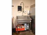 Rvs spoelbak met sproeidouche en mengkraan - afbeelding 2 van  5