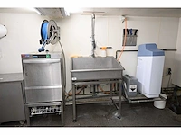 Rvs spoelbak met sproeikop, mengkraan en rvs onderstel - afbeelding 1 van  4