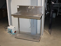 Rvs spoelmeubel met mengkraan. afmeting 107 x 46 x 125 cm. - afbeelding 1 van  3